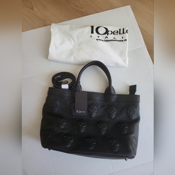 IOpelle Italia Black Skull Embossed Tote Bag - Picture 11 of 16